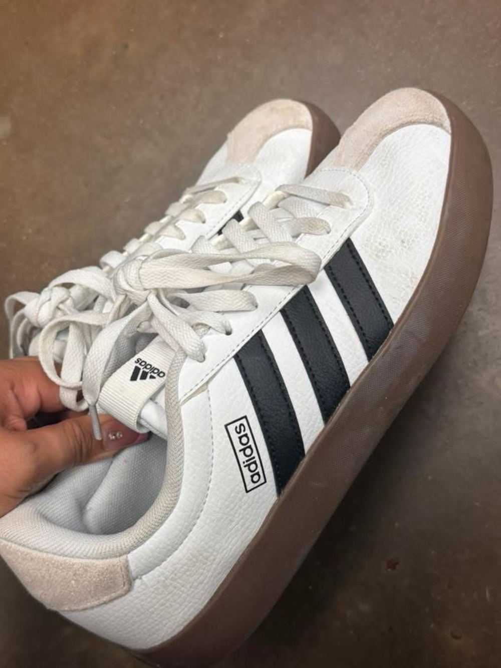 Adidas Women Court size 8 1/2 sneakers